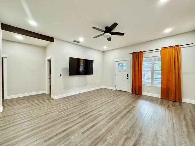 1216 E Chelsea St in Tampa, FL - Building Photo - Building Photo