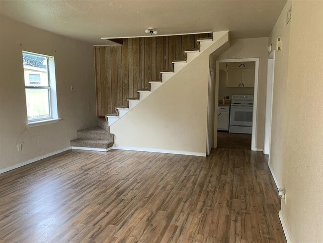 402 W Poplar Ave in Enid, OK - Building Photo - Building Photo