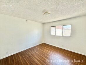 400 Western Ave in Glendale, CA - Building Photo - Building Photo
