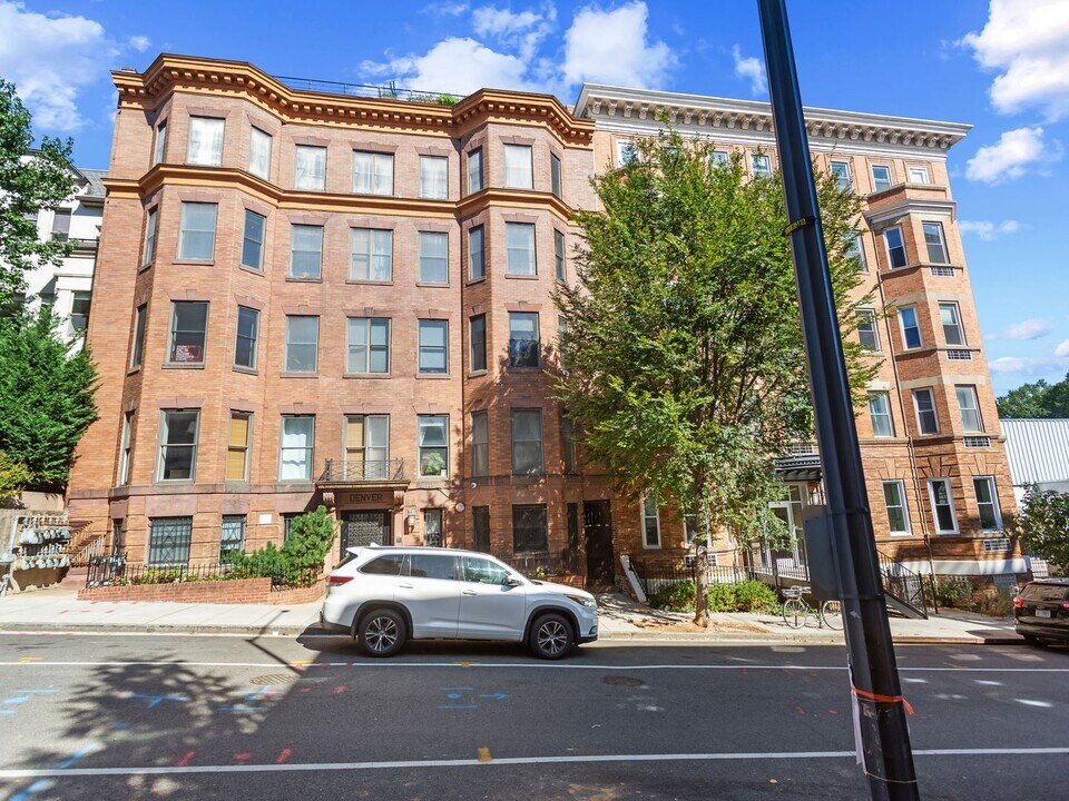 1417 Chapin St NW in Washington, DC - Building Photo