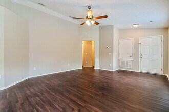 8730 Morrison Oaks Ct in Tampa, FL - Building Photo - Building Photo