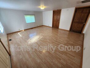 2282 IN-163 in Clinton, IN - Building Photo - Building Photo