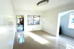 1207 Marseille Dr in Miami Beach, FL - Building Photo