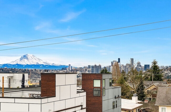 4613 Dayton Ave N in Seattle, WA - Building Photo - Building Photo