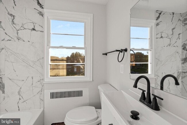 8604 Chestnut Oak Rd in Parkville, MD - Building Photo - Building Photo