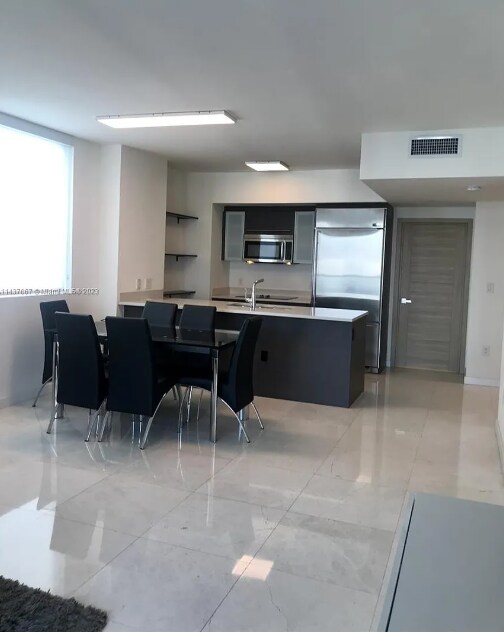 55 SE 6th St, Unit 2707 in Miami, FL - Building Photo