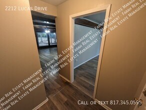 2212 Lucas Dr in Fort Worth, TX - Building Photo - Building Photo