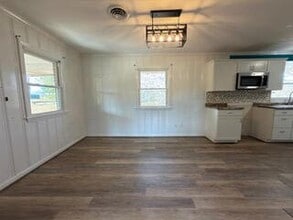 802 Burks Hill Rd in Bedford, VA - Foto de edificio - Building Photo