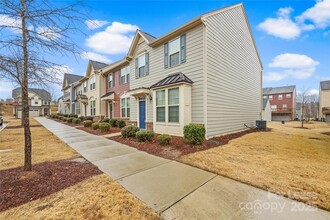 2019 Sage Park Dr in Charlotte, NC - Building Photo - Building Photo