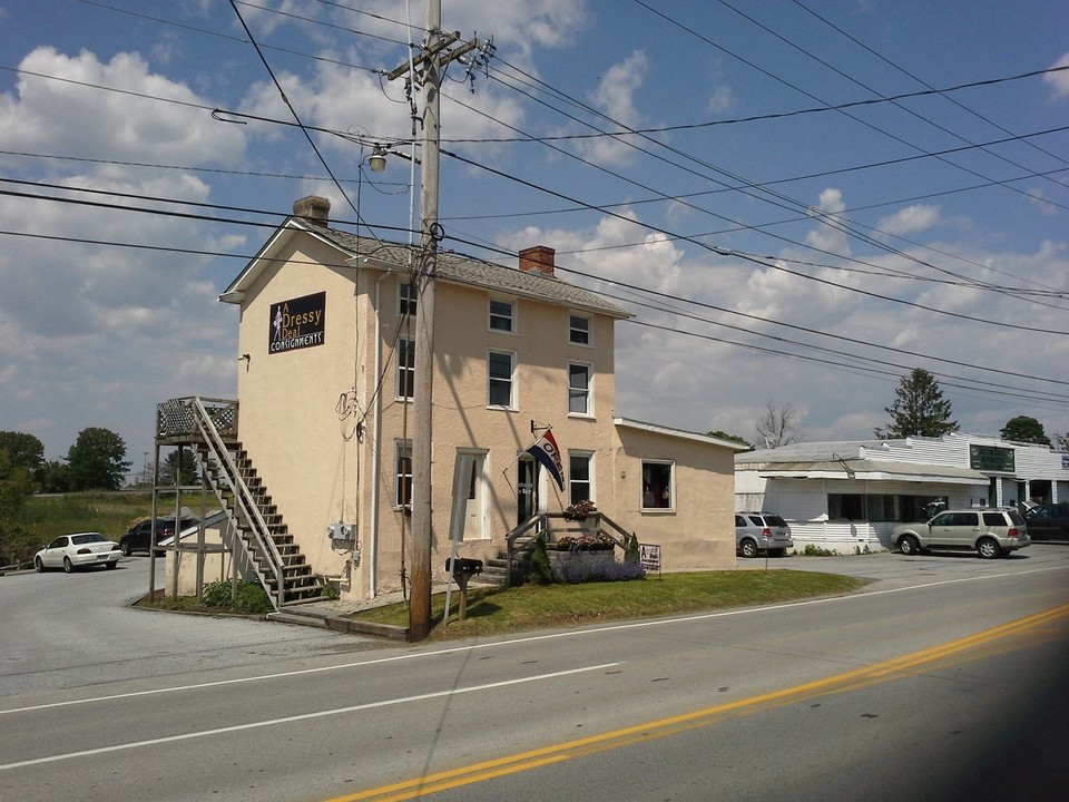 816 W Baltimore Pike in West Grove, PA - Building Photo