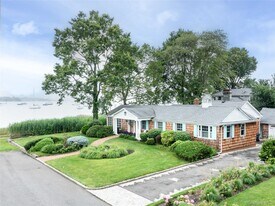 21 Secor Dr in Port Washington, NY - Building Photo