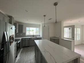 24 Eland Dr in North Fort Myers, FL - Building Photo - Building Photo