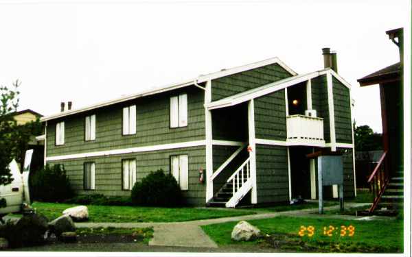 7336 S Wilkenson in Tacoma, WA - Foto de edificio