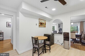11430 Strand Dr in Rockville, MD - Building Photo - Building Photo