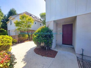 101 Annie Ln in Santa Cruz, CA - Building Photo - Building Photo