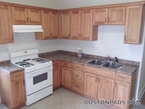 27 Fessenden St in Boston, MA - Building Photo - Building Photo