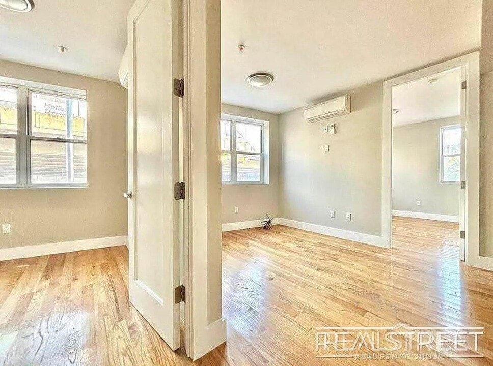 Super Sunny Gorgeous 2 Queen Size Bedroom in Prime Clinton Hill! in Brooklyn, NY - Building Photo