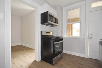 5404 Black St in Pittsburgh, PA - Foto de edificio - Building Photo