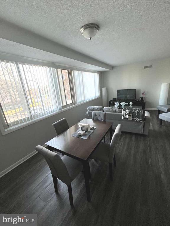 property at 4410 Oglethorpe St