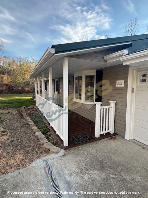 232 Cedar Creek Dr in Hendersonville, NC - Building Photo - Building Photo