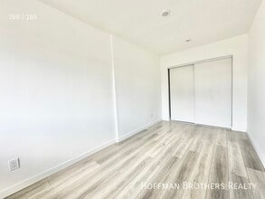 318 S Mariposa Ave in Los Angeles, CA - Foto de edificio - Building Photo