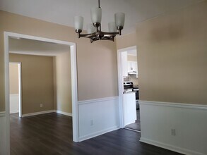 1960 Windlock Dr in Fayetteville, NC - Building Photo - Building Photo