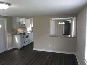 295 E Wright St in Winder, GA - Building Photo - Building Photo