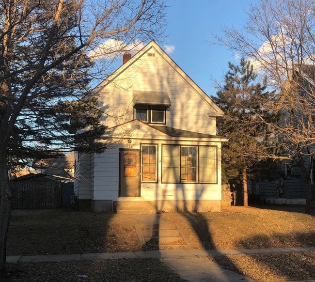 property at 226 15th Ave S