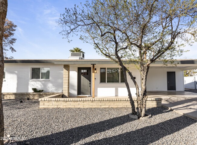 property at 718 W Vine Ave
