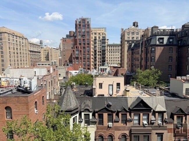 252 W 76th St in New York, NY - Foto de edificio - Building Photo