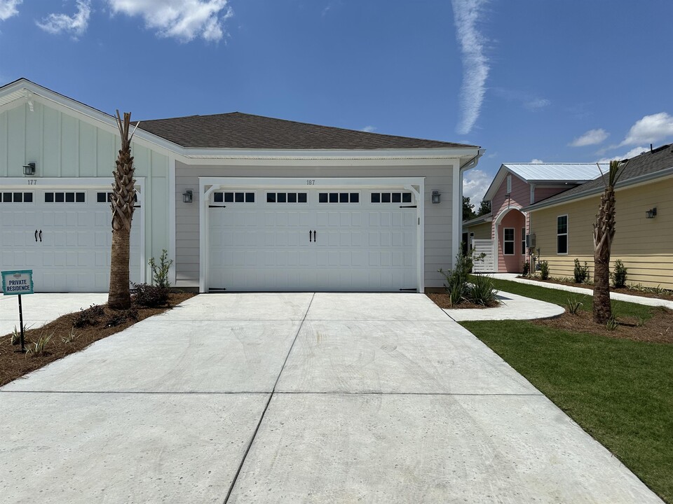 187 Seaplane Dr in Hardeeville, SC - Foto de edificio