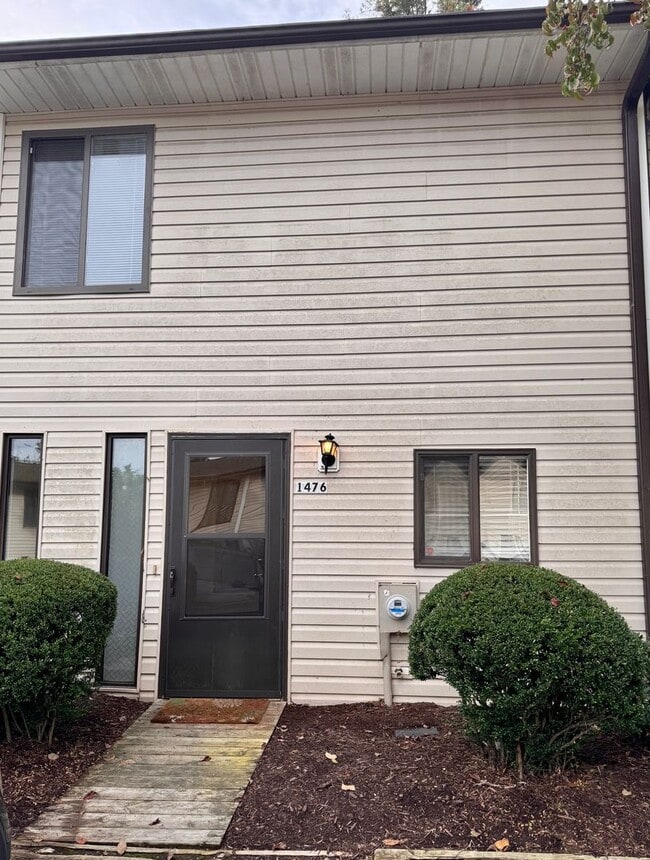 property at 1476 Tenbury Dr