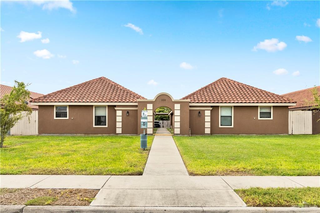 303 S Ridge Ln in San Juan, TX - Building Photo