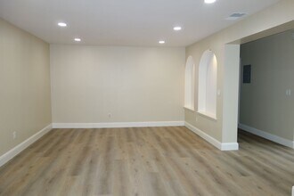 32204 Russell Blvd in Winters, CA - Building Photo - Building Photo