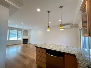 20 W Etruria St in Seattle, WA - Building Photo - Building Photo
