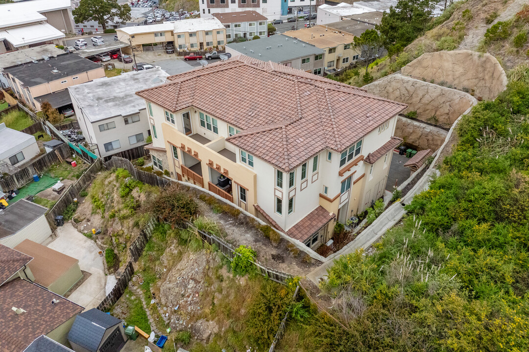 Wellington in Daly City, CA - Foto de edificio