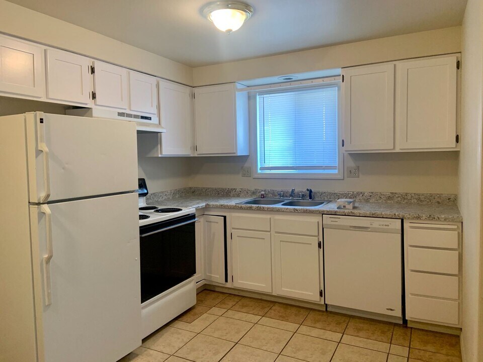 320 Cook St in Klamath Falls, OR - Building Photo