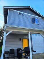 4400 Aberdeen Lake Rd in Aberdeen, WA - Building Photo