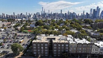 3718 Park Ave, Unit D2 in Weehawken, NJ - Building Photo