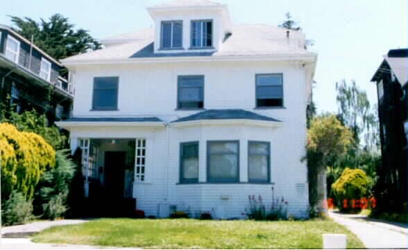 2639 Hillegass Ave in Berkeley, CA - Foto de edificio - Building Photo
