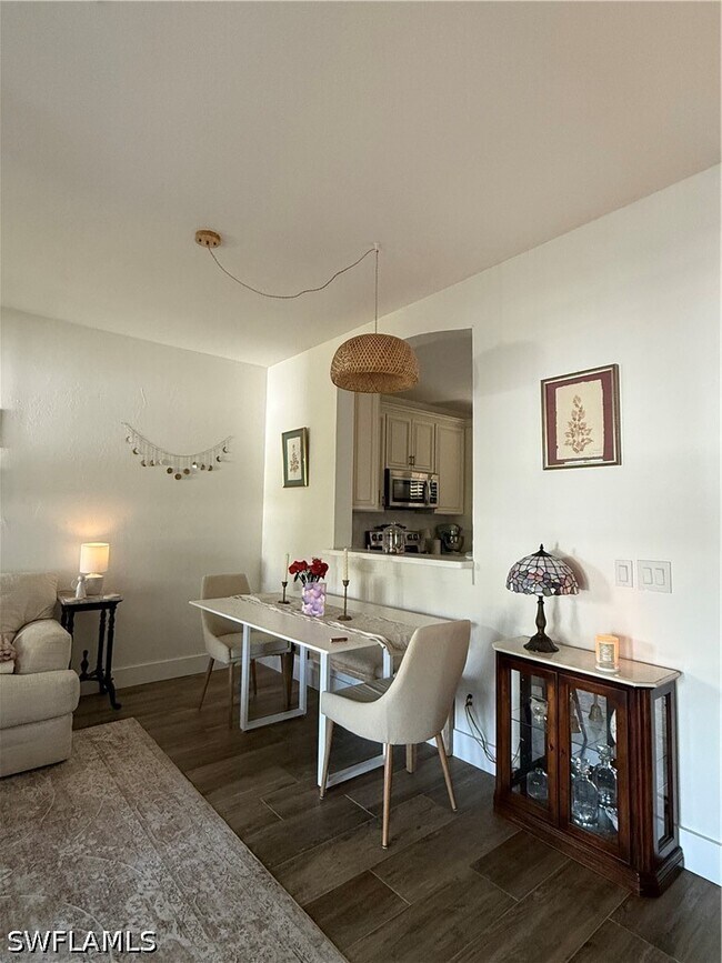 6113 Lakefront Dr in Ft. Myers, FL - Building Photo - Building Photo