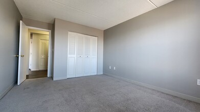 7 Ocean View Dr, Unit 706 in Boston, MA - Foto de edificio - Building Photo