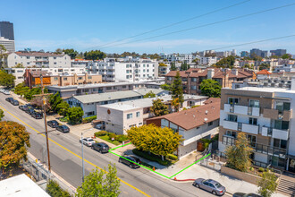 1440 S Barrington Ave in Los Angeles, CA - Building Photo - Building Photo