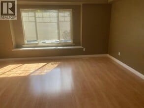 2048 Parkway Blvd in Coquitlam, BC - Building Photo - Building Photo
