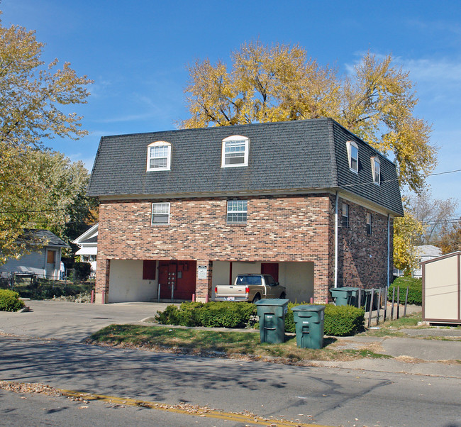 1635 Watervliet Ave in Dayton, OH - Foto de edificio - Building Photo