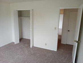 4907 Joan Way-Unit -4907 in Oxnard, CA - Building Photo - Building Photo