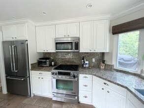 19361 Crystal Ridge Ln in Porter Ranch, CA - Building Photo - Building Photo