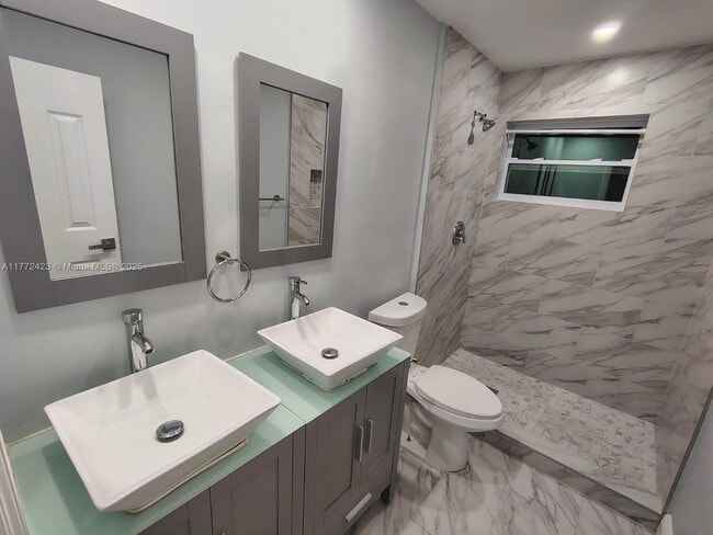 property at 632 W 5th St