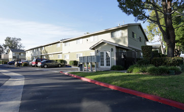 Citrus Breeze Apartments in Fontana, CA - Building Photo - Building Photo