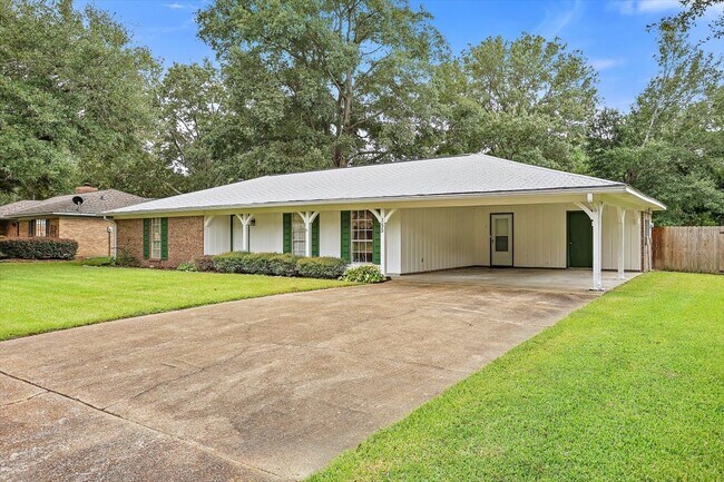 155 Cypress Dr in Madison, MS - Foto de edificio - Building Photo